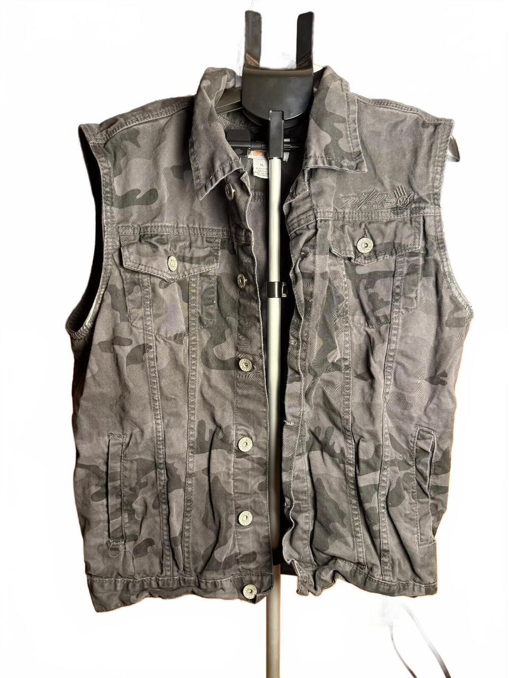 Vintage Miskeen Originals sz XL Camouflage denim Vest w cheetah patch custom